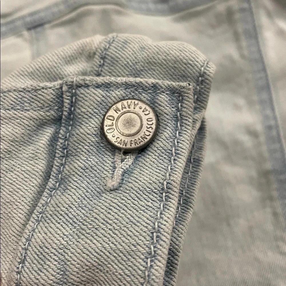 Old Navy Light Wash Denim Jacket in Pale Blue